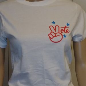⚪Popular sports vote peace sign tee